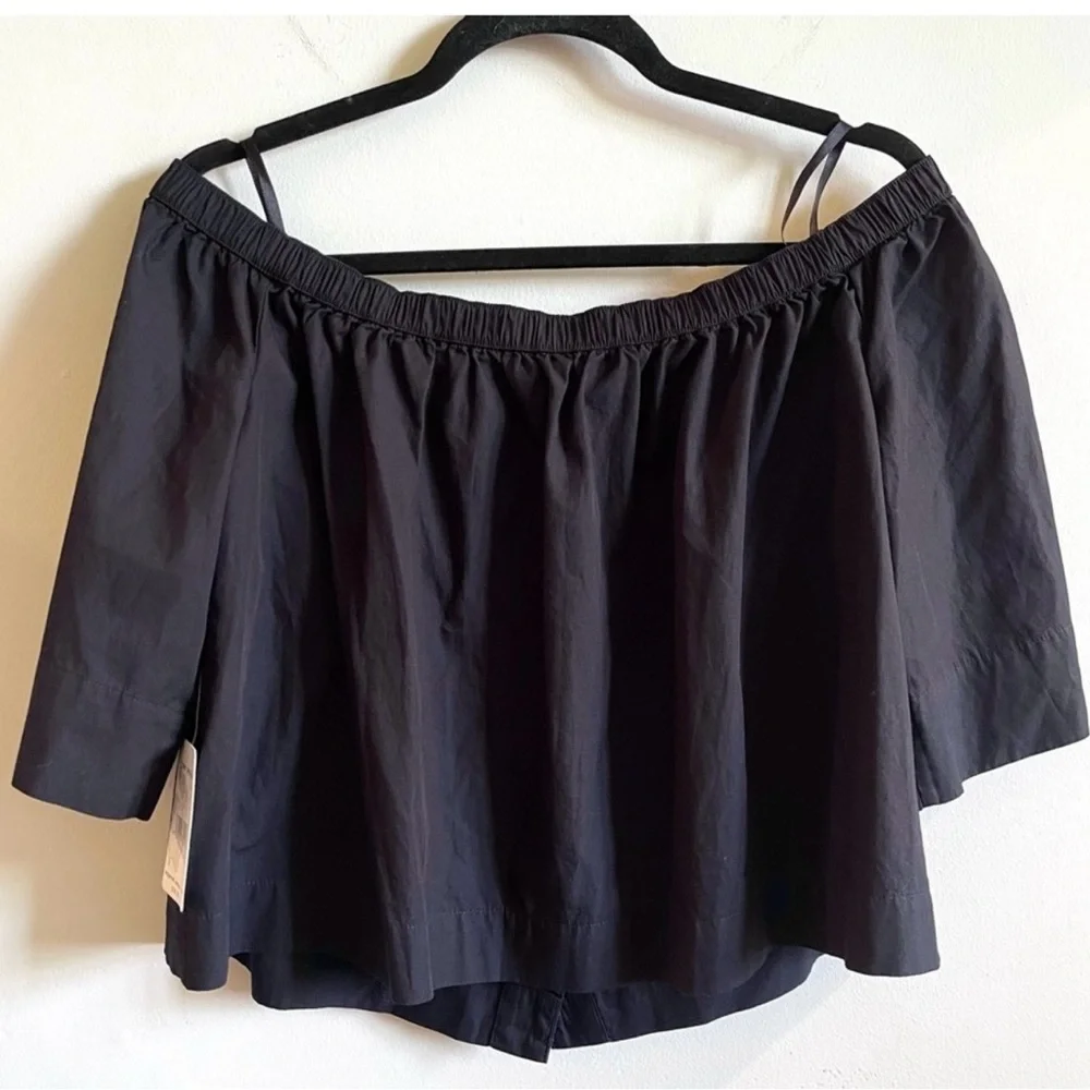 Free People Head Over Heels Off The Shoulder Top. NWT. $R78. Size Med Black